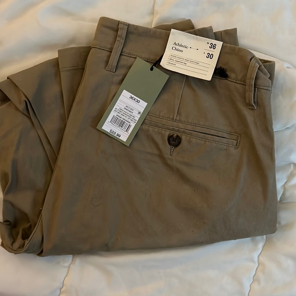 BNWT Men’s Goodfellow Chino Khaki pants size 36 x 30